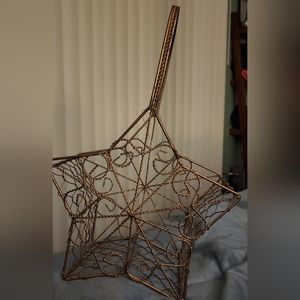Cute wire star Basket